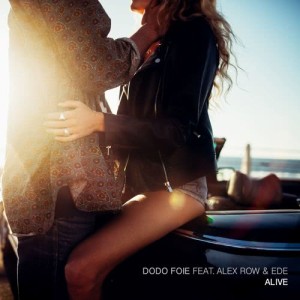 ดาวน์โหลดและฟังเพลง Alive (feat. Alex Row & Ede) พร้อมเนื้อเพลงจาก Dodo Foie