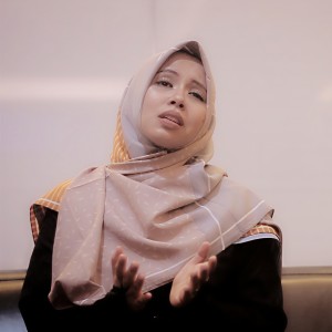 Dengarkan Kau Tercipta Bukan Untukku lagu dari Vanny Vabiola dengan lirik