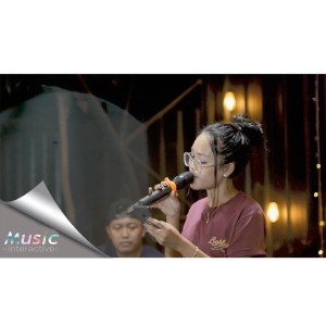 收聽Safira Inema的Mandek Nangis (Explicit)歌詞歌曲