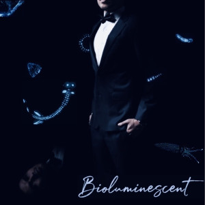 ดาวน์โหลดและฟังเพลง Welcome to Bioluminescent พร้อมเนื้อเพลงจาก dr. Refa