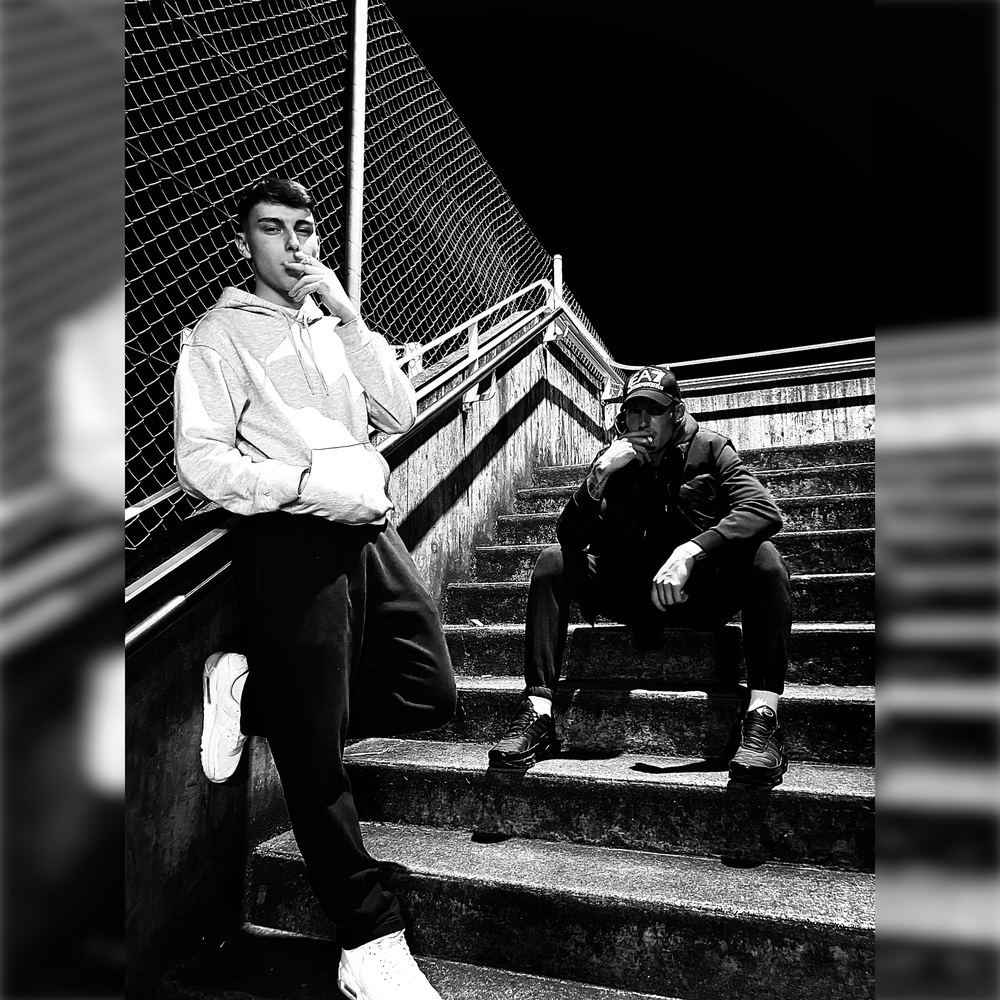 SIE FALL‘N (Explicit)