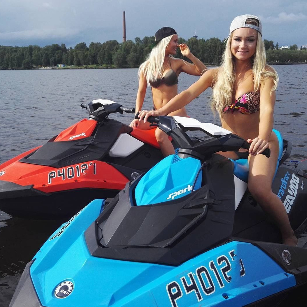 Jet Ski 300 esses bofe que chama vocês pra andar de Jet Ski (Explicit)