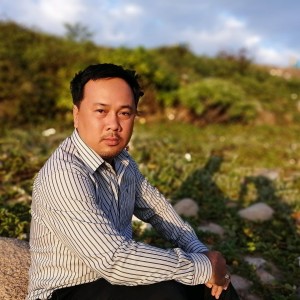 Listen to Tiếng Ru Hồn Việt song with lyrics from Tốp Ca