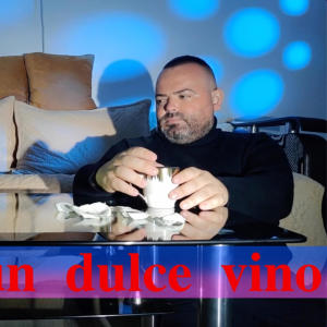 收聽Iulian Grigoras的Pe buze un dulce vino歌詞歌曲