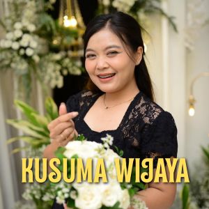 收聽Ayu Rivanka的KUSUMA WIJAYA (Live)歌詞歌曲