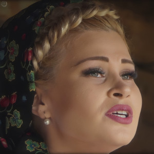 Listen to Te-Am Văzut Plângând Aseară song with lyrics from Oana Tomoiaga