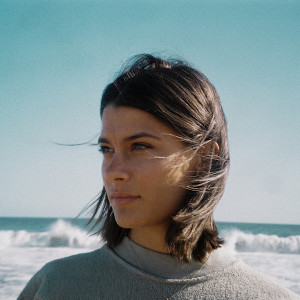 ดาวน์โหลดและฟังเพลง Thinking พร้อมเนื้อเพลงจาก Elliana