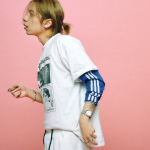 收听오스틴 (Austn)的분홍꽃(SAKURA)歌词歌曲