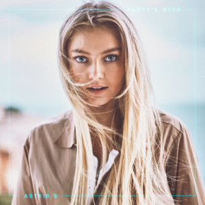 收聽Astrid S的Such A Boy歌詞歌曲