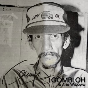 Listen to Di Radio Ada Anak Singkong song with lyrics from Gombloh