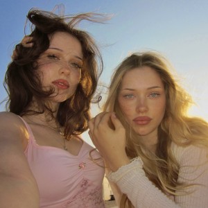 收聽Alicia & Jasmina的Gentleman (Explicit)歌詞歌曲