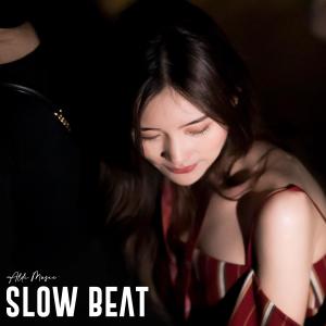 Dengarkan lagu SlowBeat nyanyian Aldi Music dengan lirik