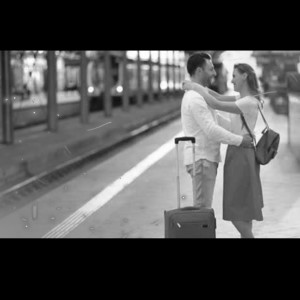 Listen to Iubeste-ma si pe mine viata mea song with lyrics from Florinel
