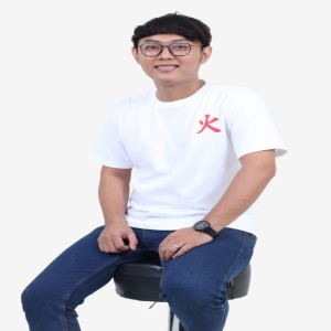 Dengarkan lagu Lama Lama nyanyian Maxy dengan lirik