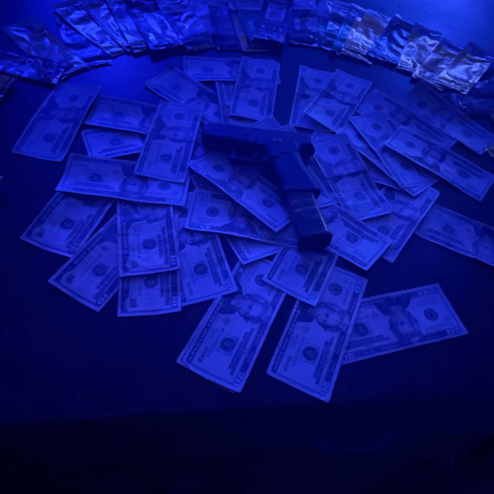 No favors (feat. Doodie) (Explicit)