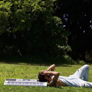 Dengarkan lagu Oh Na Na Na nyanyian PARTYENDS dengan lirik