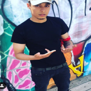 收聽Rich Aymz的Options (Explicit)歌詞歌曲