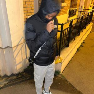 收聽Glowing Up的Dicko De Paris (feat. xma) (Explicit)歌詞歌曲