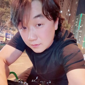 Listen to 带你去兜风 (完整版) song with lyrics from 陈宏伟