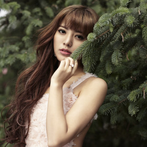 Listen to 真愛無雙 (伴奏) song with lyrics from 阿兰