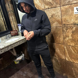 收聽8deuceee7的F the racks (Explicit)歌詞歌曲