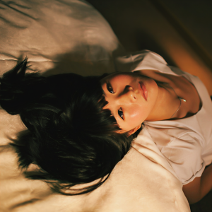 Dengarkan lagu Newjeans Ditto nyanyian Bleuplay dengan lirik