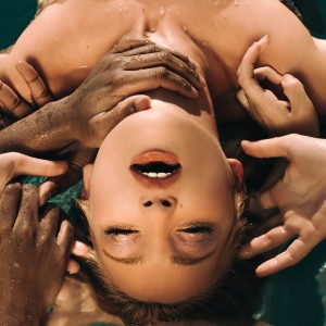 收聽Elley Duhè的COUNTERFEIT歌詞歌曲