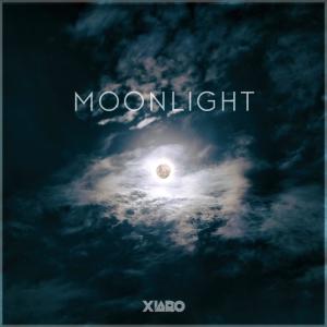 Dengarkan lagu Moonlight nyanyian Xiaro dengan lirik