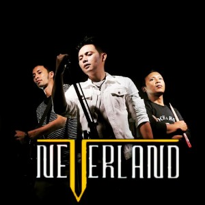 Dengarkan lagu Entah Sampai Kapan nyanyian Neverland dengan lirik