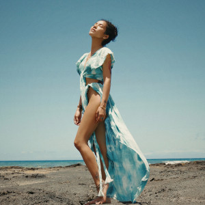 ดาวน์โหลดและฟังเพลง Trigger Protection Mantra พร้อมเนื้อเพลงจาก Jhené Aiko