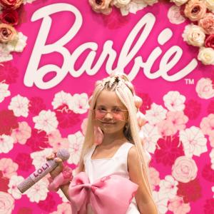 ดาวน์โหลดและฟังเพลง Barbie svijet (feat. Loli) พร้อมเนื้อเพลงจาก Zagrepcanke i decki