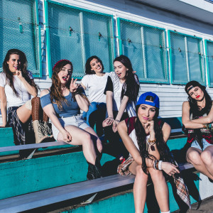 ดาวน์โหลดและฟังเพลง Closer พร้อมเนื้อเพลงจาก Cimorelli