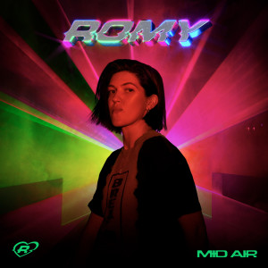 收聽Romy的The Sea歌詞歌曲
