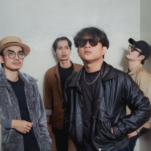 Listen to Bersama Denganmu song with lyrics from 5secondrules