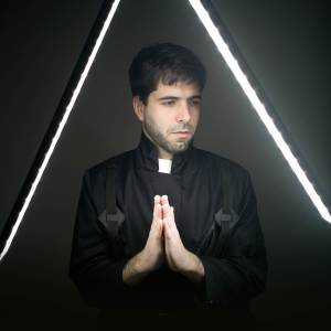 ดาวน์โหลดและฟังเพลง Iluminar พร้อมเนื้อเพลงจาก García