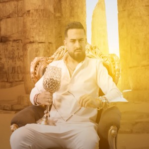 Listen to EA E ZANA MARILOR (Master Edition) song with lyrics from Voetin