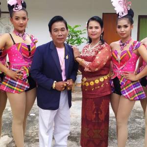 ดาวน์โหลดและฟังเพลง กันตรึมเมดเลย์ (แสดงสด) สมานชัย-พิมพา พร้อมเนื้อเพลงจาก Kantrum surin