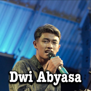 收听Dwi Abyasa的Kulo Pamit歌词歌曲