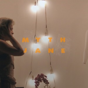 ดาวน์โหลดและฟังเพลง ความเดียวดายบนดวงจันทร์ พร้อมเนื้อเพลงจาก Myth Jane