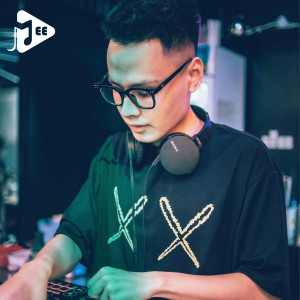 Album Còn Cái Nịt (Remix) (Explicit) from DJ Tom2k