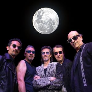 ดาวน์โหลดและฟังเพลง Bajo la Luna พร้อมเนื้อเพลงจาก Kerigma