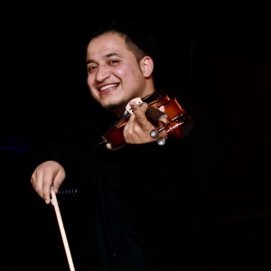 收听Sultan Masood的Phir Bhi Tumko Chaahunga歌词歌曲