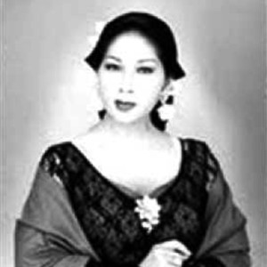Dengarkan Bing lagu dari Titiek Puspa dengan lirik