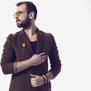 Dengarkan Adile'siz Naşit lagu dari Akustikadam dengan lirik