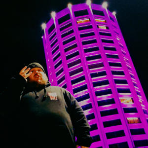 收聽Young Baz的Boxed Up (Explicit)歌詞歌曲