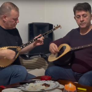 收聽Salih Gashi的Te pret nana歌詞歌曲