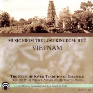 ดาวน์โหลดและฟังเพลง Canh Dep Co Do (其他) พร้อมเนื้อเพลงจาก Perfume River Ensemble