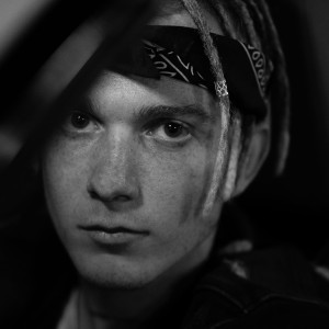 收听GROOVE的Зараза歌词歌曲