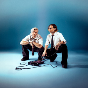 Listen to Pour que tu m'aimes encore song with lyrics from Pas Sages