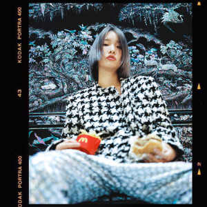 收听윤훼이的YOU YOU歌词歌曲